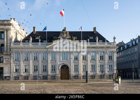 Copenaghen, Danimarca. Ottobre 2022. Vista esterna del palazzo dell'ambasciata francese nel centro della città Foto Stock