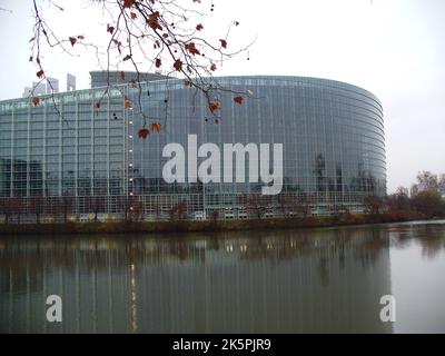 Edificio del Parlamento europeo a Strasburgo, regione francese dell'Alsazia Foto Stock