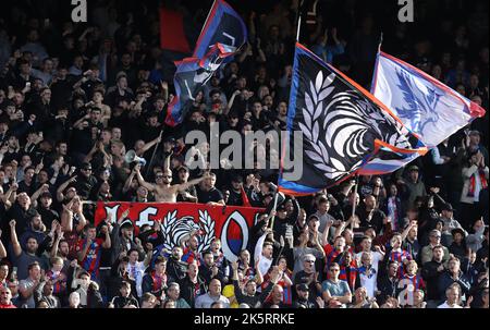 Londra, Regno Unito. 9th Ott 2022. Gli appassionati del Crystal Palace durante la partita della Premier League al Selhurst Park, Londra. Il credito dell'immagine dovrebbe essere: Paul Terry/Sportimage Credit: Sportimage/Alamy Live News Foto Stock