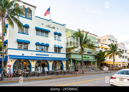 Miami, USA - 10 settembre 2019: Hotel e ristorante sull'Ocean Drive a Miami, Florida, USA Foto Stock