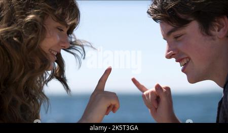 FERDIA WALSH-PEELO ed EMILIA JONES in coda (2021), diretto da SIAN HEDER. Credit: Vendome Pictures / Pathé Films / Album Foto Stock