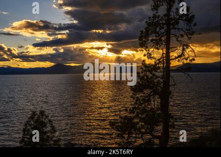 Tramonto sul lago Tahoe in California Foto Stock