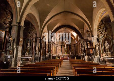 Église Saint Jacques de Villegoudou. Costruito nel 14th ° secolo ma distrutto nel 1567 (solo il campanile rimane dalla costruzione originale in meridio Foto Stock