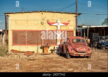 Bombay Beach è un luogo designato come censimento sulla riva orientale del mare di Salton nel deserto di sonora della California meridionale. Foto Stock