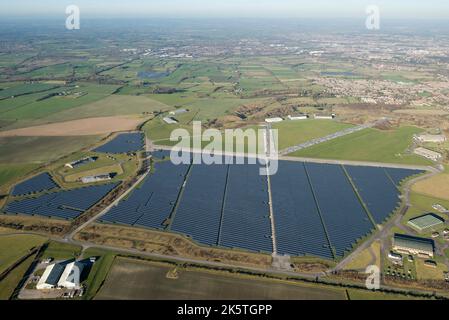 Wroughton Airfield fattoria solare, Swindon, 2016. Foto Stock