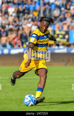 Pisa, Italia. 08th Ott 2022. Woyo Coulibaly di Parma durante l'AC Pisa vs Parma Calcio, partita italiana di calcio Serie B a Pisa, ottobre 08 2022 Credit: Independent Photo Agency/Alamy Live News Foto Stock