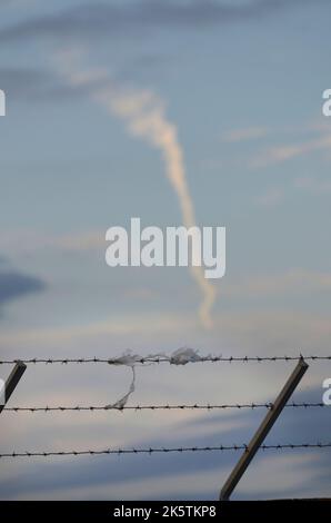 spinato filo recinto dungeness centrale elettrica kent englan Foto Stock