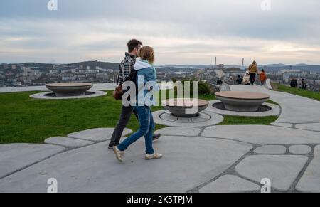 VLADIVOSTOK, RUSSIA - 9 OTTOBRE 2022: Parco di Nagornyy. Spazio pubblico contemporaneo. Foto Stock