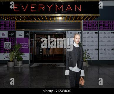 Regista Antonia Campbell-Hughes in anteprima britannica del film IT's in US All, Everyman cinema, Edinburgh International Film Festival 2022 Foto Stock