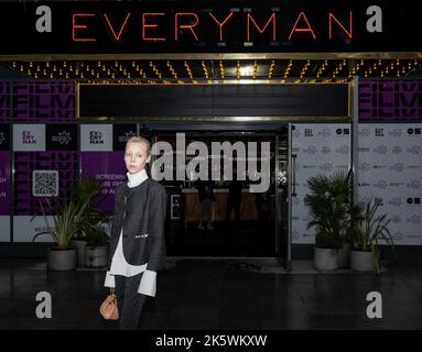 Regista Antonia Campbell-Hughes in anteprima britannica del film IT's in US All, Everyman cinema, Edinburgh International Film Festival 2022 Foto Stock