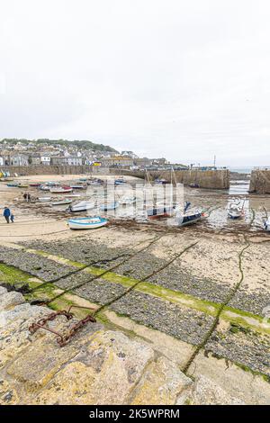 Mousehole Harbour, Cornwall, Regno Unito Foto Stock