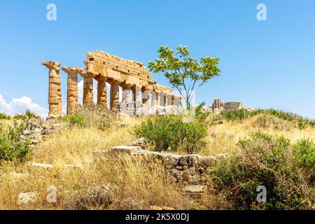 Castelvetrano, Sicilia, Italia - 11 luglio 2020: Rovine a Selinunte, sito archeologico e antica città greca in Sicilia, Italia Foto Stock