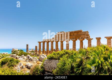 Castelvetrano, Sicilia, Italia - 11 luglio 2020: Rovine a Selinunte, sito archeologico e antica città greca in Sicilia, Italia Foto Stock