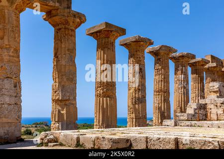 Castelvetrano, Sicilia, Italia - 11 luglio 2020: Rovine a Selinunte, sito archeologico e antica città greca in Sicilia, Italia Foto Stock