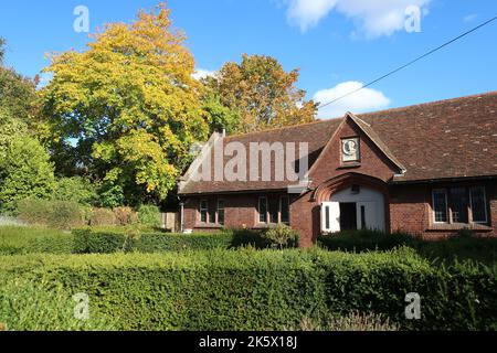 Ipswich, Suffolk, UK - 10 ottobre 2022 : luminoso pomeriggio autunnale in città. Wolsey Art Gallery. Foto Stock