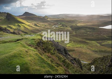 Paesaggio drammatico del Quiraing sull'isola di Skye Foto Stock