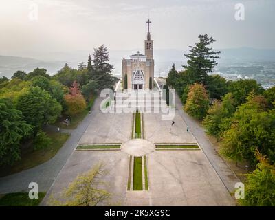 Santuario di Penha visto dall'alto. Vista aerea del Santuario di Penha a Guimarães, Portogallo Foto Stock