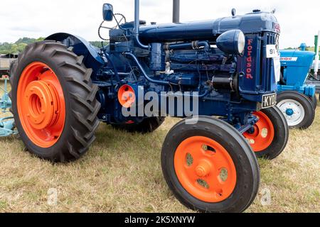 Ilminster.Somerset.United Kingdom.August 21st 2022.A restaurato 1948 Fordson Major E27N è in mostra ad un evento di Yesterdays Farming Foto Stock