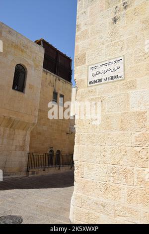 Strade del quartiere ebraico nella città vecchia di Gerusalemme durante Rosh Hashanah 2022 Foto Stock