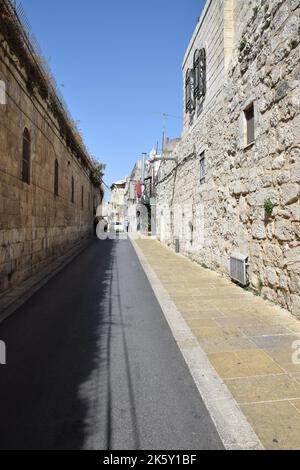 Strade del quartiere ebraico nella città vecchia di Gerusalemme durante Rosh Hashanah 2022 Foto Stock