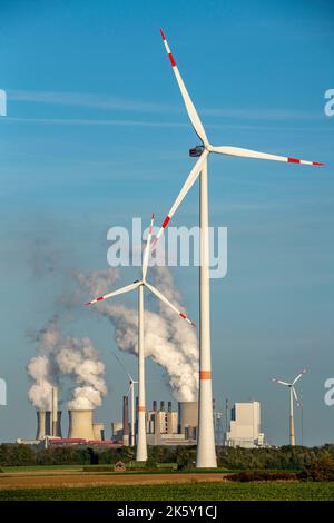 Centrale alimentata a lignite, centrale elettrica RWE Power AG Seurat, centrali eoliche, 2 unità sono state chiuse nel 2020/21 e riavviate nel giugno 22 per sostituire g Foto Stock