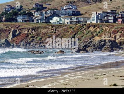 La famosa Dillon Beach nella contea di Marin, California, Stati Uniti. Dillon Beach vicino a Tomales. Accesso pubblico gratuito sotto la linea dell'alta marea. Foto Stock