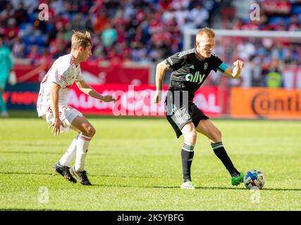 Harrison, NJ, USA, Ott 9th 2022 Karol Swiderski (11 Charlotte FC) durante la partita della Major League Soccer tra New York Red Bulls e Charlotte FC alla Red Bull Arena di Harrison, NJ (Georgia Soares/SPP) Credit: SPP Sport Press Photo. /Alamy Live News Foto Stock