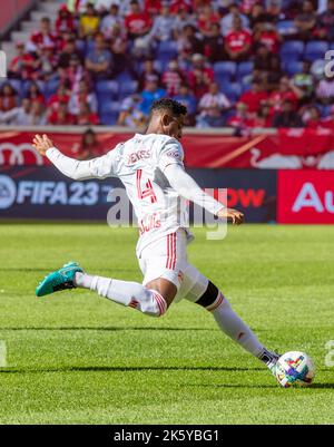 Reyes (4 RBNY) durante la partita della Major League Soccer tra New York Red Bulls e Charlotte FC alla Red Bull Arena di Harrison, NJ (Georgia Soares/SPP) Credit: SPP Sport Press Photo. 9th 2022 /Alamy Live News Foto Stock