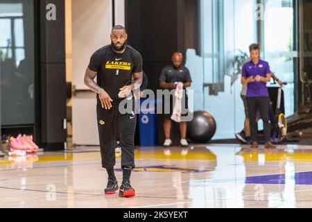 Los Angeles, Stati Uniti. 10th Ott 2022. La superstar del basket LeBron James alla Los Angeles Lakers Practice. Credit: Maximilian Haupt/dpa/Alamy Live News Foto Stock