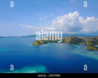 Splendida vista aerea dell'isola di Gili Laba, Flores, Indonesia Foto Stock