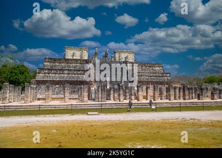 Tempio dei Guerrieri a Chichen Itza, Quintana Roo, Messico. Rovine Maya vicino a Cancun. Foto Stock