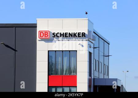 DB Schenker Logo presso la società nuovo terminale a Lieto, Finlandia, aperto nel 2020. Settembre 22, 2022. Foto Stock