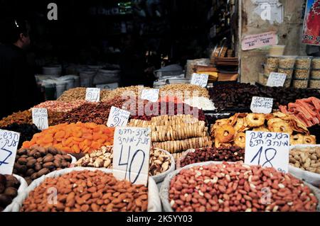 Il vivace mercato di Machane Yehuda a Gerusalemme, Israele. Foto Stock