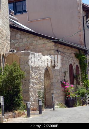 Bei vecchi edifici nel quartiere Nachlaot a Gerusalemme, Israele. Foto Stock