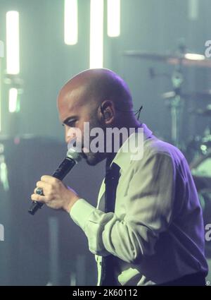 Teatro Creberg, Bergamo, Italia, 10 ottobre 2022, Negramaro , Giuliano Sangiorgi durante Negramaro - Concerto musicale Foto Stock