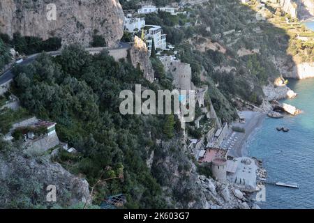 Conca dei Marini - Scorcio del borgo marinaro dal belvedere di Via Pistello Foto Stock