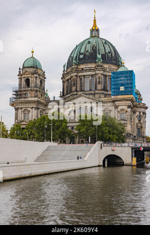 La Cattedrale Berliner Dom di Berlino, accanto al Castello di Berlino e al Foro Humboldt, Berlino, Germania Foto Stock