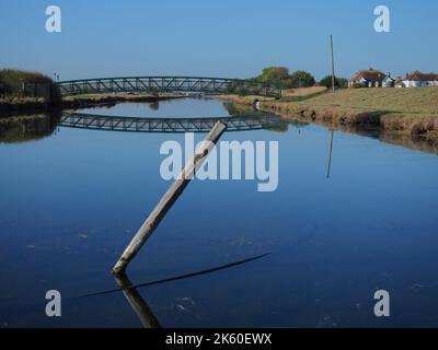 Sheerness, Kent, Regno Unito. 11th Ott 2022. UK Weather: Una mattina serena e soleggiata a Sheerness, Kent. Credit: James Bell/Alamy Live News Foto Stock