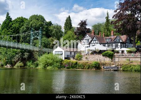 Shrewsbury, Regno Unito - 14 luglio 2022: Il bar e ristorante grill Boathouse a Shrewsbury, Engalnd. Foto Stock