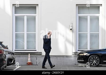 Bruxelles, Belgio. 11th Ott 2022. Il vice primo ministro e ministro delle Finanze Vincent Van Peteghem ha illustrato dopo una riunione di membri del governo belga, in corso di negoziati da ieri, per trovare un accordo sui piani politici del governo per l'anno, Che dovrebbe essere più tardi in Parlamento oggi, il cosiddetto rentree, il secondo martedì di ottobre, a Bruxelles martedì 11 ottobre 2022. FOTO DI BELGA DIRK WAEM Credit: Agenzia Notizie di Belga/Alamy Live News Foto Stock