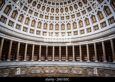 Una vista panoramica dell'interno della Sala di Liberazione a Kelheim, Baviera Foto Stock