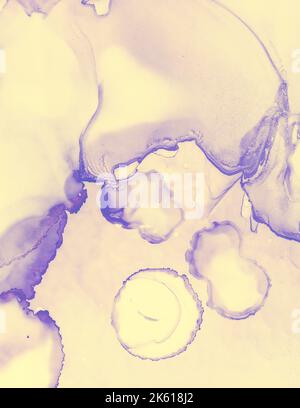 Modello di invito al matrimonio. Liquido pastello giallo Foto Stock