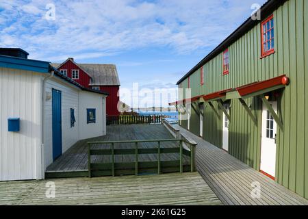 Architettura in legno del villaggio di pescatori - Andenes, Vesteralen, Norvegia Foto Stock