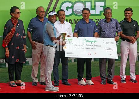 Il golfista dell'asso del Bangladesh Siddikur Rahman vince il titolo di torneo professionale di golf di Paragon 7th al Kurmitola Golf Club, Dhaka, Bangladesh. Foto Stock