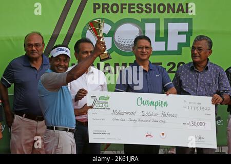 Il golfista dell'asso del Bangladesh Siddikur Rahman vince il titolo di torneo professionale di golf di Paragon 7th al Kurmitola Golf Club, Dhaka, Bangladesh. Foto Stock