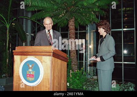 Amministrazione delle prestazioni previdenziali e previdenziali - Summit Nazionale sul risparmio pensionistico Delegrate Reception Cont. Foto Stock