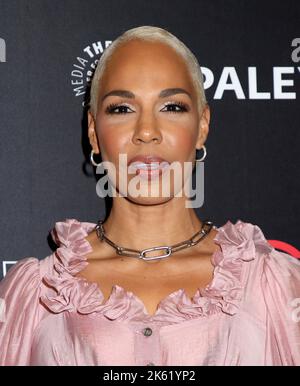 New York City, Stati Uniti. 10th Ott 2022. New York City, NY, 10 ottobre 2022, Amanda Brugel partecipa al PaleyFest NY: La storia della cameriera tenutasi al Paley Center for Media il 10 ottobre 2022 a New York City, NY © Steven Bergman/AFF-USA.COM Credit: AFF/Alamy Live News Foto Stock