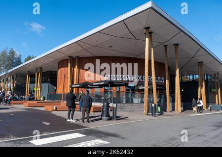 Fleet Services, stazione di servizio autostradale Welcome Break sulla M3 direzione sud, Hampshire, Inghilterra, Regno Unito Foto Stock