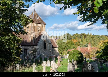 Chiesa di St Laurence a Seale, un villaggio del Surrey, Inghilterra, Regno Unito Foto Stock