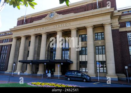 Stazione ferroviaria di Wellington in Bunny Street a Wellington, sull'isola settentrionale della Nuova Zelanda. Wellington è soprannominata "Windy Wellington" Foto Stock